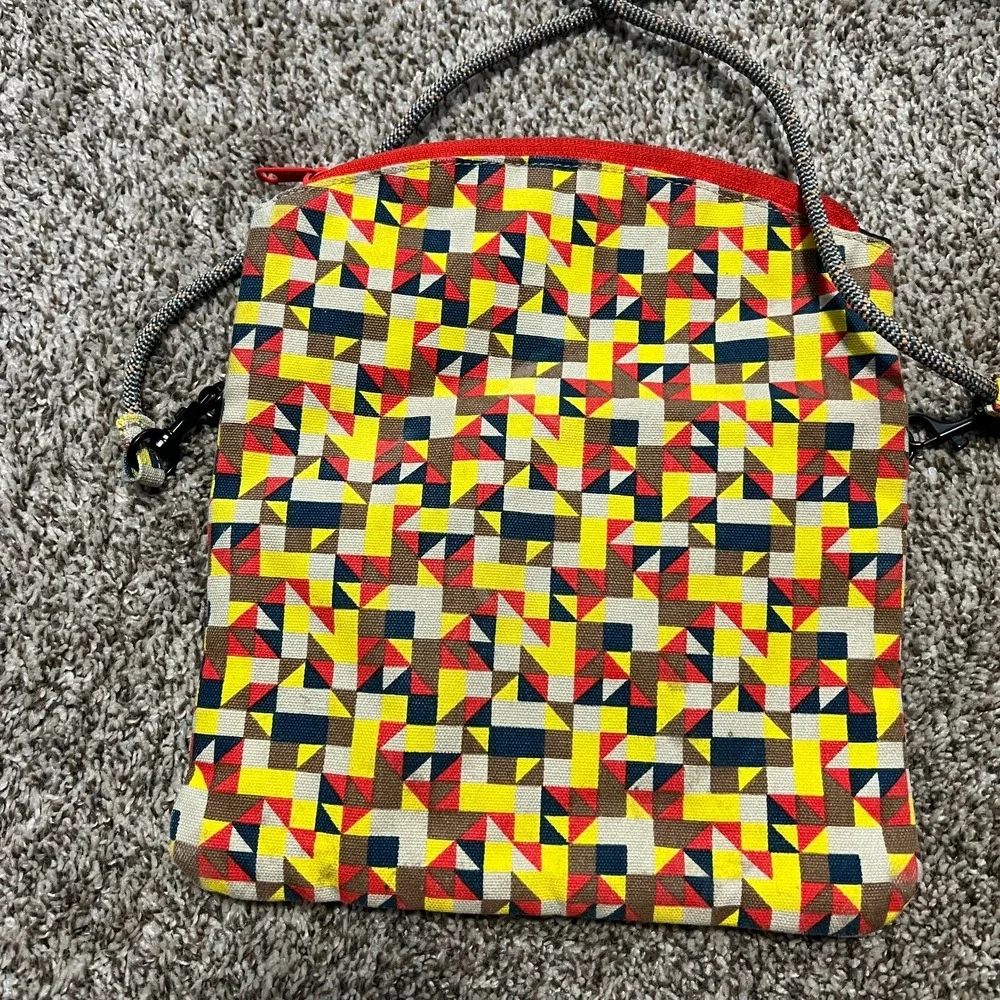KAVU Colorful Geometric Aztec Print Crossbody Slingaling Fold Over Bag